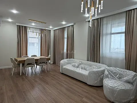 Kirayə verilir 3 otaqlı mənzil 148 m² — Bakı 3 otaq 148.00 m²