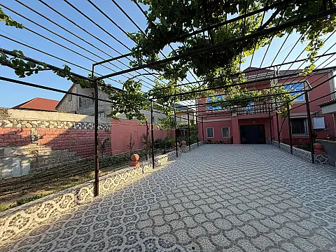 Satılır 6 otaqlı həyət evi 200 m² — Bakı 6 otaq 200.00 m²