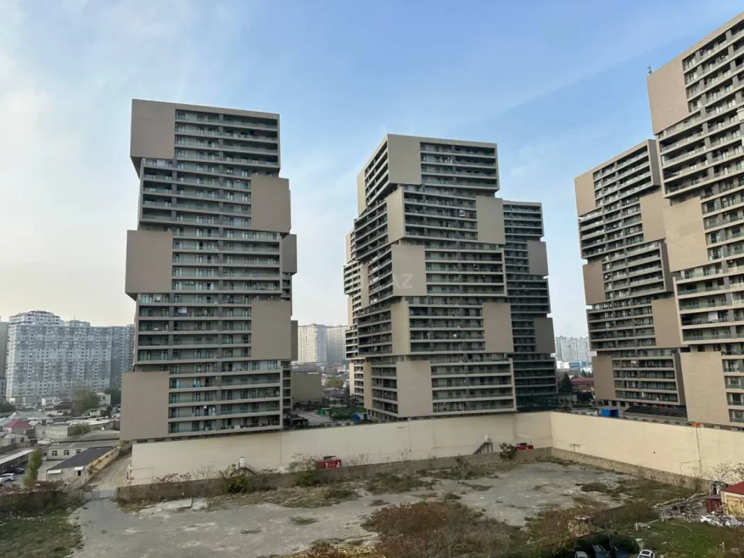 Kirayə verilir 3 otaqlı mənzil 142 m²