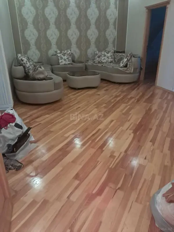 Kirayə verilir 3 otaqlı mənzil 130 m²