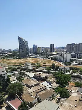 Satılır 4 otaqlı mənzil 215 m² — Bakı 4 otaq 215.00 m²