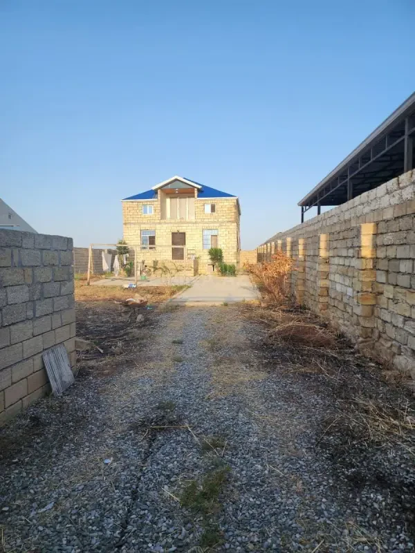 Satılır 5 otaqlı həyət evi 200 m²
