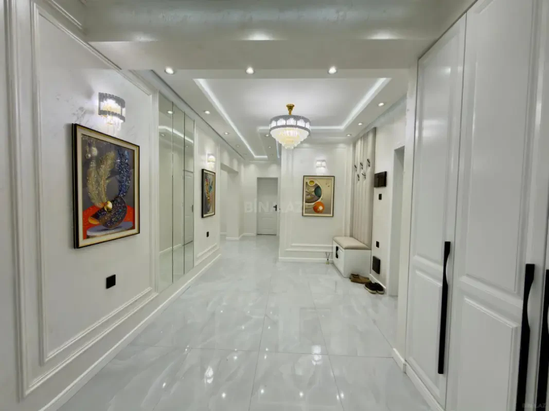 Satılır 4 otaqlı mənzil 154 m²