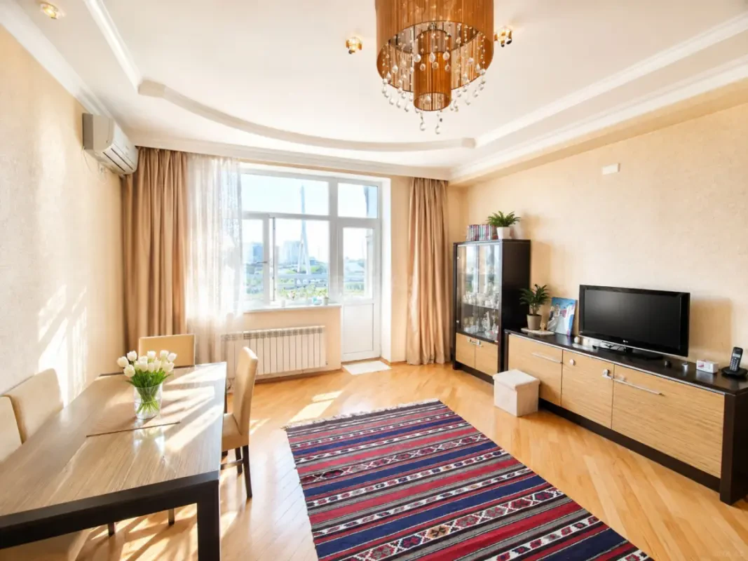Kirayə verilir 2 otaqlı mənzil 90 m²