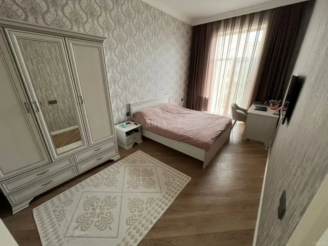 Kirayə verilir 3 otaqlı mənzil 105 m²