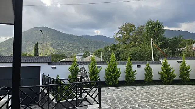 Kirayə verilir 4 otaqlı həyət evi 220 m² — Qəbələ 4 otaq 220.00 m²
