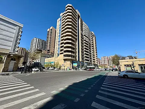 Kirayə verilir 5 otaqlı ofis 236 m² — Bakı 5 otaq 236.00 m²
