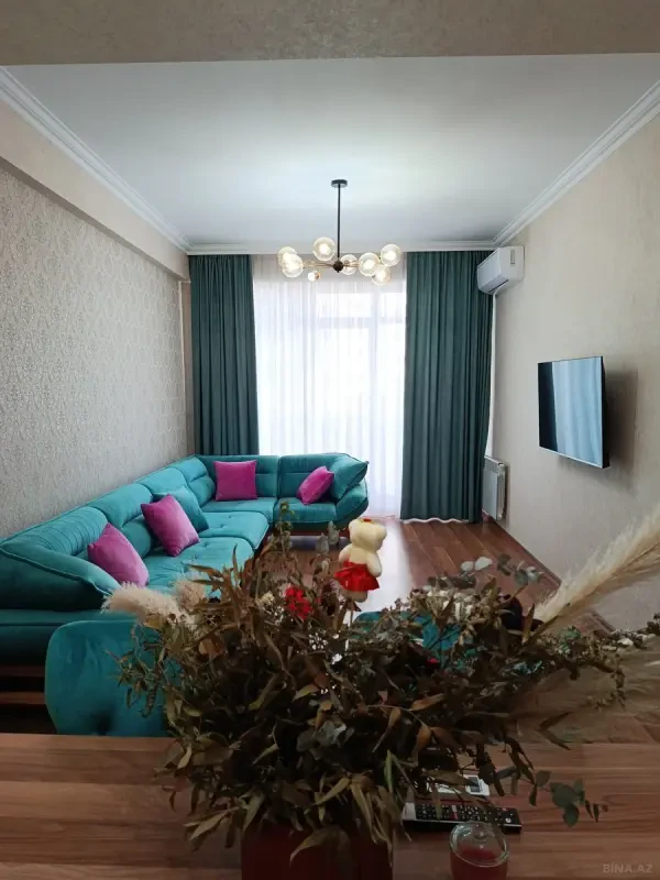Satılır 2 otaqlı mənzil 82 m²