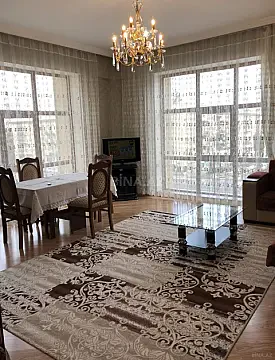 Kirayə verilir 3 otaqlı mənzil 150 m² — Bakı, Nərimanov 3 otaq 150.00 m²