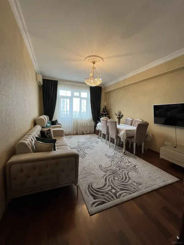 Satılır 3 otaqlı mənzil 130 m²