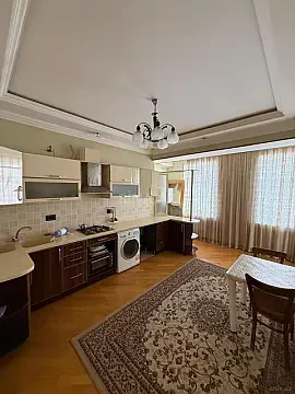 Satılır 3 otaqlı mənzil 130 m² — Bakı, Memar Əcəmi yanı 3 otaq 130.00 m²