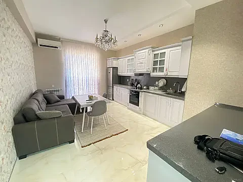Kirayə verilir 2 otaqlı mənzil 93 m² — Bakı 2 otaq 93.00 m²