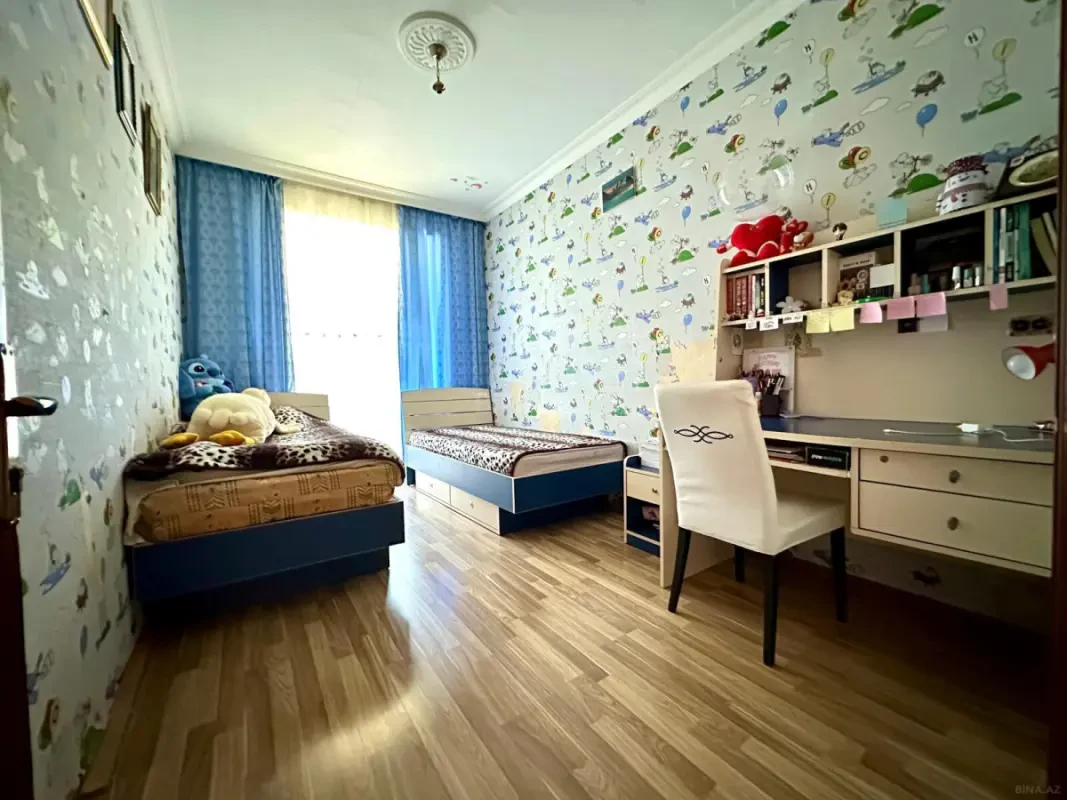 Satılır 4 otaqlı mənzil 110 m²