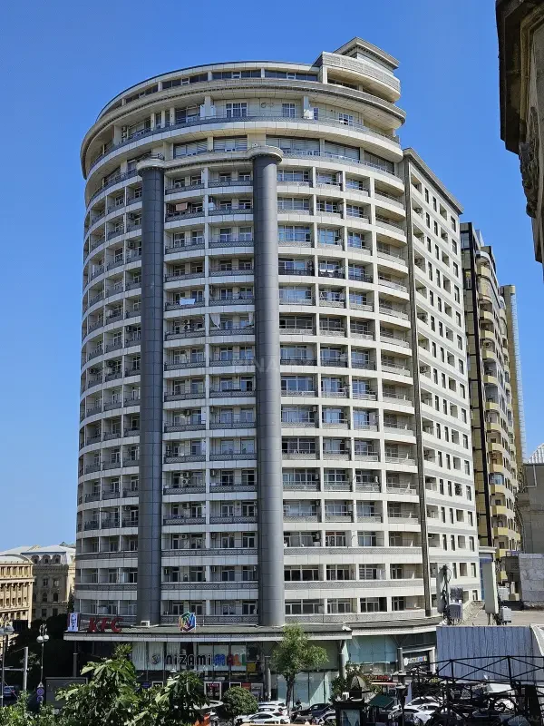 Kirayə verilir 2 otaqlı mənzil 75 m²