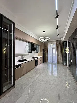 Satılır 4 otaqlı mənzil 195 m² — Bakı 4 otaq 195.00 m²