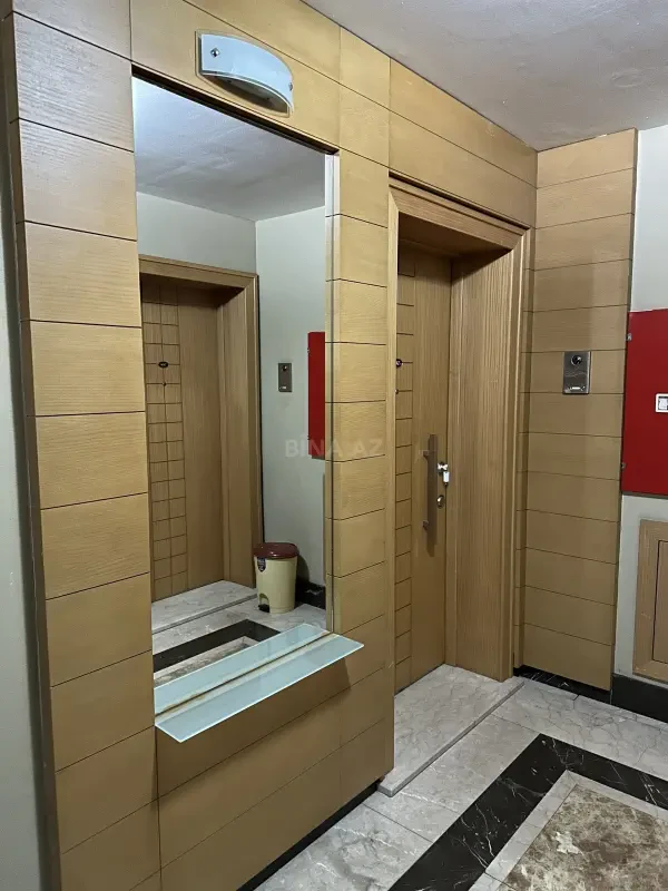 Kirayə verilir 5 otaqlı mənzil 300 m²