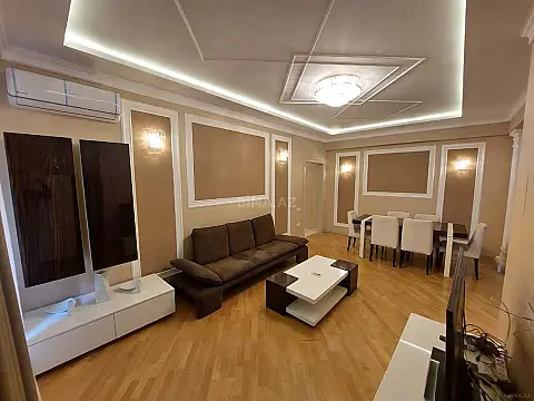 Kirayə verilir 3 otaqlı mənzil 95 m² — Bakı, Nizami 3 otaq 95.00 m²