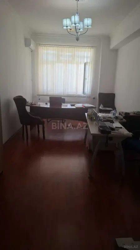 Kirayə verilir obyekt 130 m²