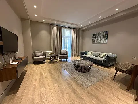 Kirayə verilir 4 otaqlı mənzil 180 m² — Bakı 4 otaq 180.00 m²