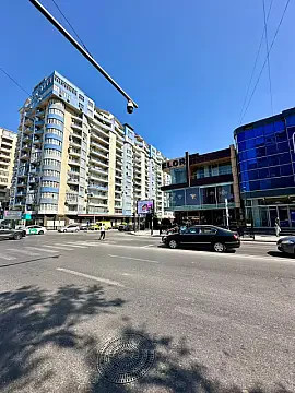 Kirayə verilir obyekt 500 m² — Bakı 500.00 m²