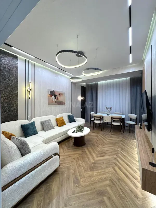 Kirayə verilir 2 otaqlı mənzil 75 m²