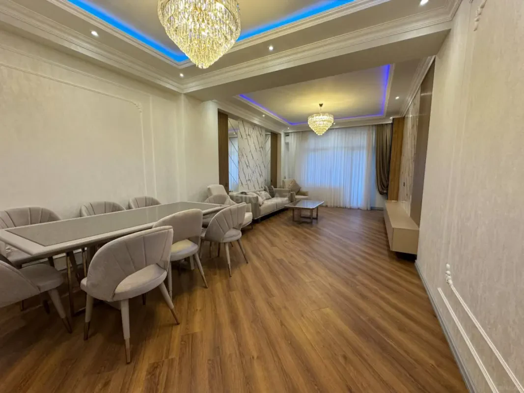Satılır 3 otaqlı mənzil 140 m²