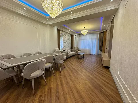 Satılır 3 otaqlı mənzil 140 m² — Bakı 3 otaq 140.00 m²