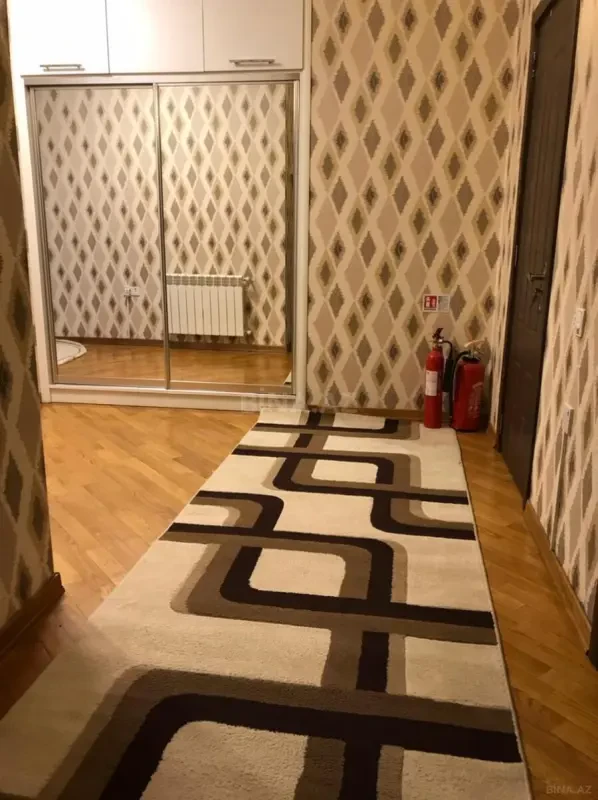 Kirayə verilir 3 otaqlı mənzil 155 m²