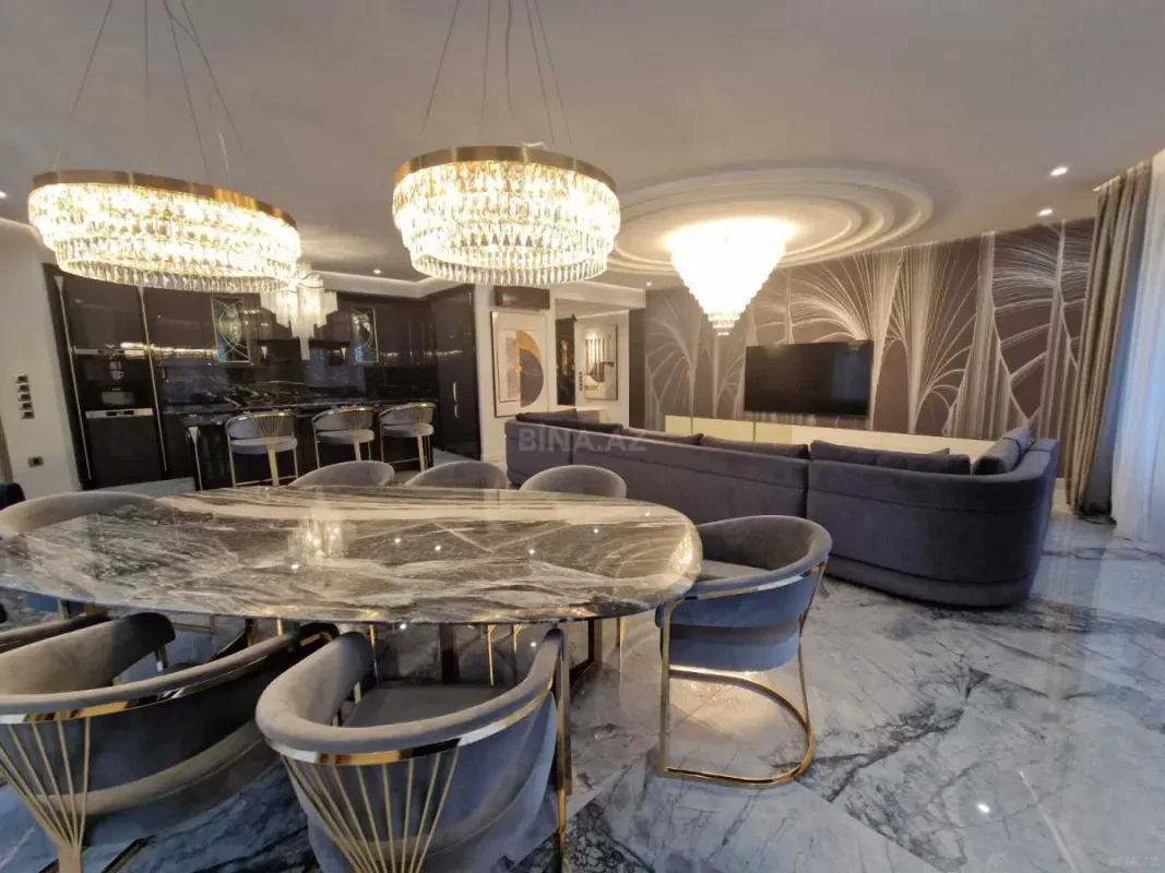 Satılır 5 otaqlı mənzil 220 m²