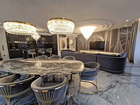 Satılır 5 otaqlı mənzil 220 m² — Bakı 5 otaq 220.00 m²