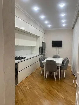 Kirayə verilir 4 otaqlı mənzil 148 m² — Bakı, Nərimanov 4 otaq 148.00 m²