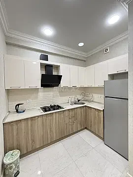 Kirayə verilir 4 otaqlı mənzil 120 m² — Bakı, Nəsimi 4 otaq 120.00 m²