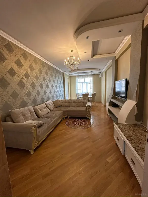 Kirayə verilir 2 otaqlı mənzil 110 m²