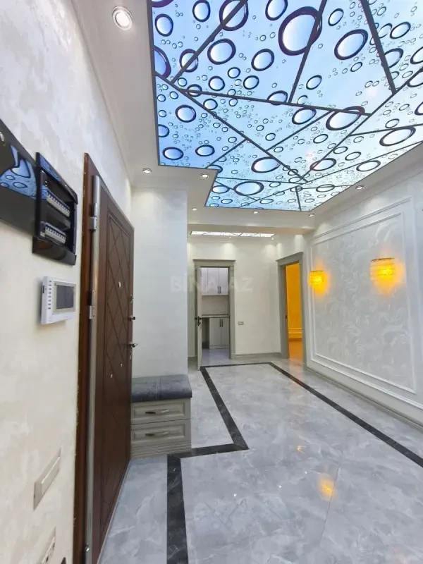 Satılır 2 otaqlı mənzil 101 m²