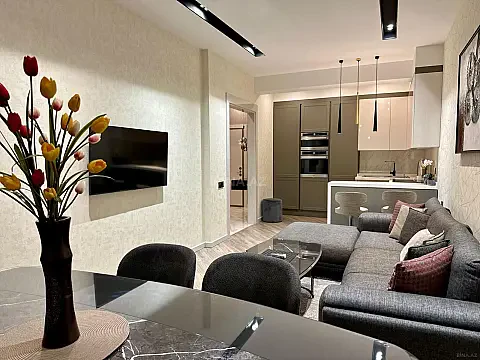 Kirayə verilir 3 otaqlı mənzil 100 m² — Bakı, Nizami 3 otaq 100.00 m²