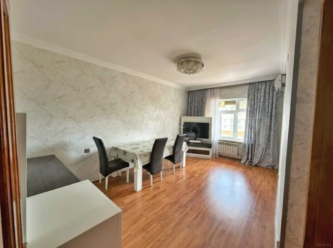Satılır 4 otaqlı mənzil 100 m²