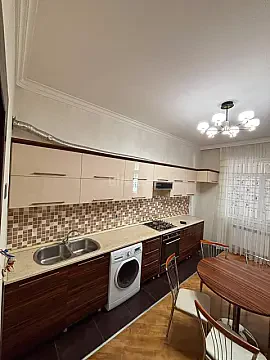 Kirayə verilir 3 otaqlı mənzil 102 m² — Bakı 3 otaq 102.00 m²