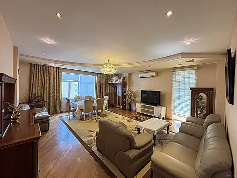 Kirayə verilir 3 otaqlı mənzil 150 m² — Bakı, Nizami 3 otaq 150.00 m²