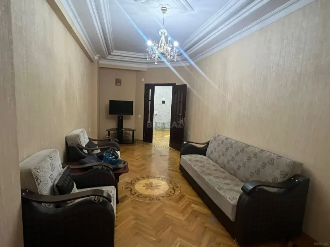 Kirayə verilir 2 otaqlı mənzil 95 m²