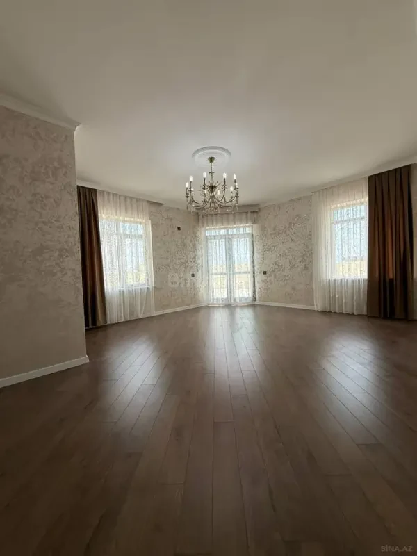 Satılır 5 otaqlı mənzil 345 m²