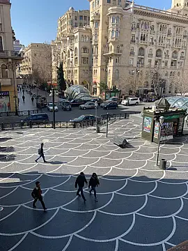 Kirayə verilir 3 otaqlı mənzil 100 m² — Bakı, Sahil qəs. 3 otaq 100.00 m²