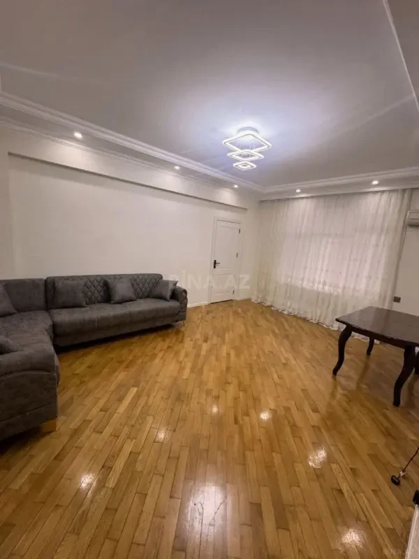 Kirayə verilir 2 otaqlı mənzil 75 m²