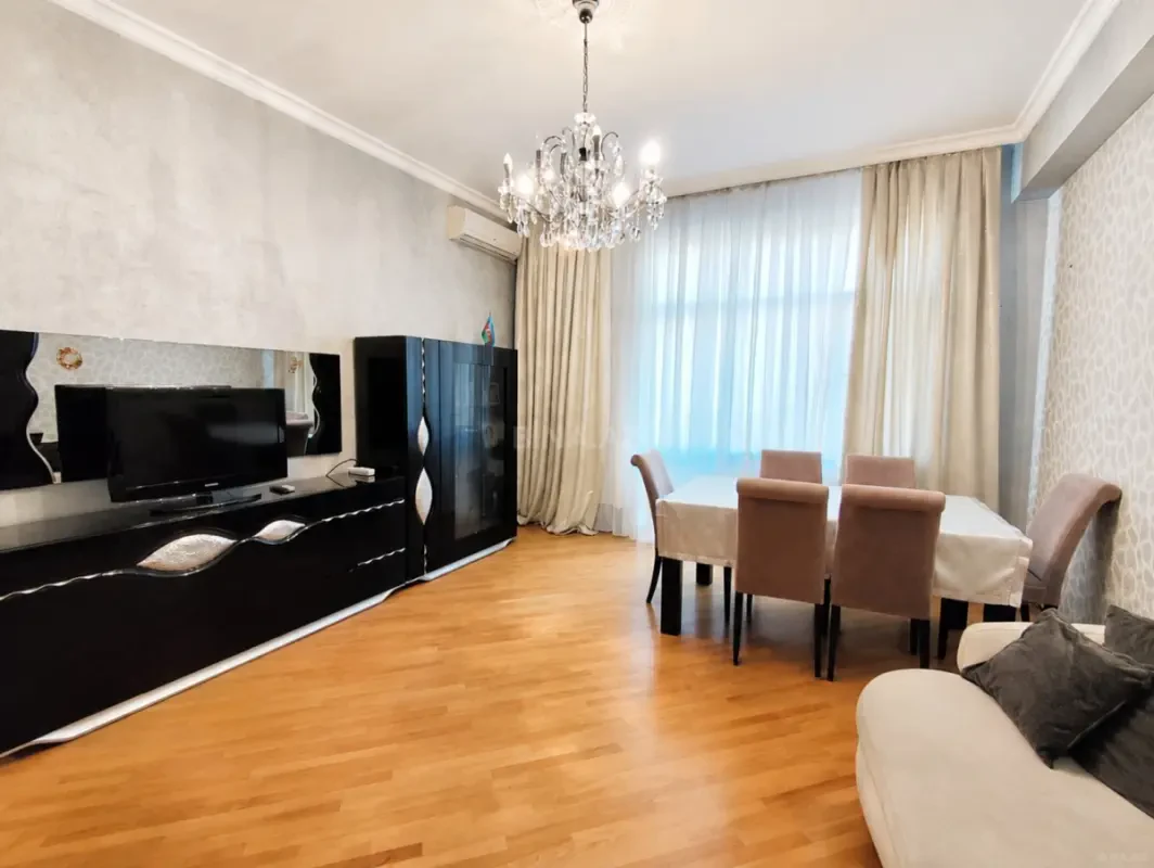 Satılır 2 otaqlı mənzil 70 m²
