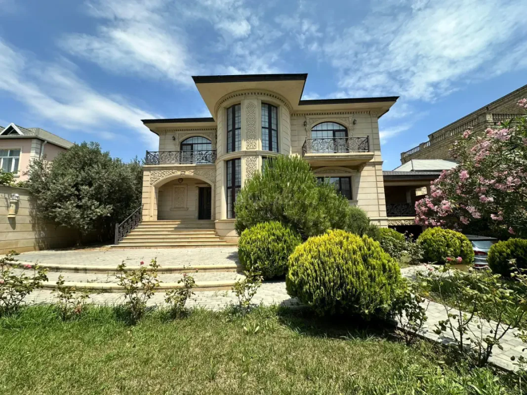 Satılır 5 otaqlı həyət evi 600 m²