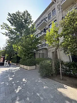 Kirayə verilir 4 otaqlı mənzil 155 m² — Bakı, Sahil qəs. 4 otaq 155.00 m²