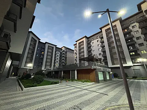 Kirayə verilir 3 otaqlı mənzil 130 m² — Bakı 3 otaq 130.00 m²