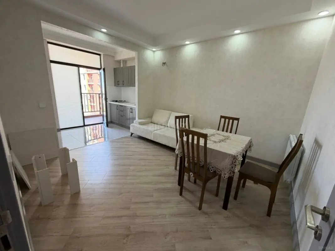 Kirayə verilir 2 otaqlı mənzil 61 m²