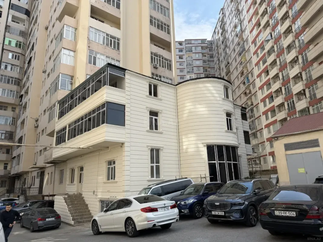 Kirayə verilir obyekt 930 m²