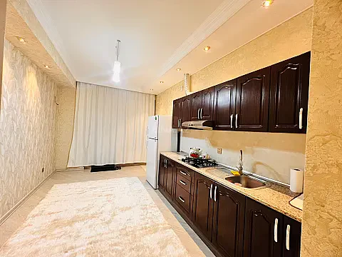 Kirayə verilir 3 otaqlı mənzil 136 m² — Bakı, İnşaatçılar 3 otaq 136.00 m²