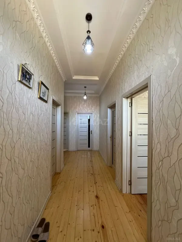 Satılır 8 otaqlı həyət evi 180 m²